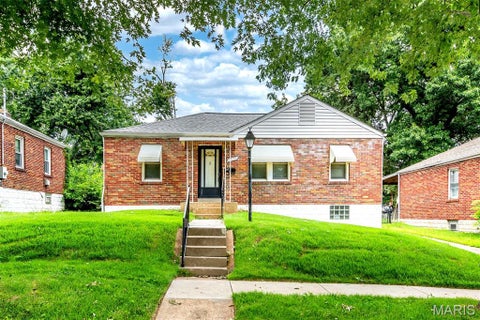 Photo of 2935 Hilleman Avenue, St Louis, MO 63114 (MLS # 26045968)