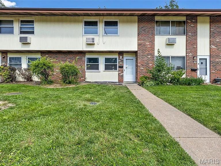 Hazelcrest Condo - Residential