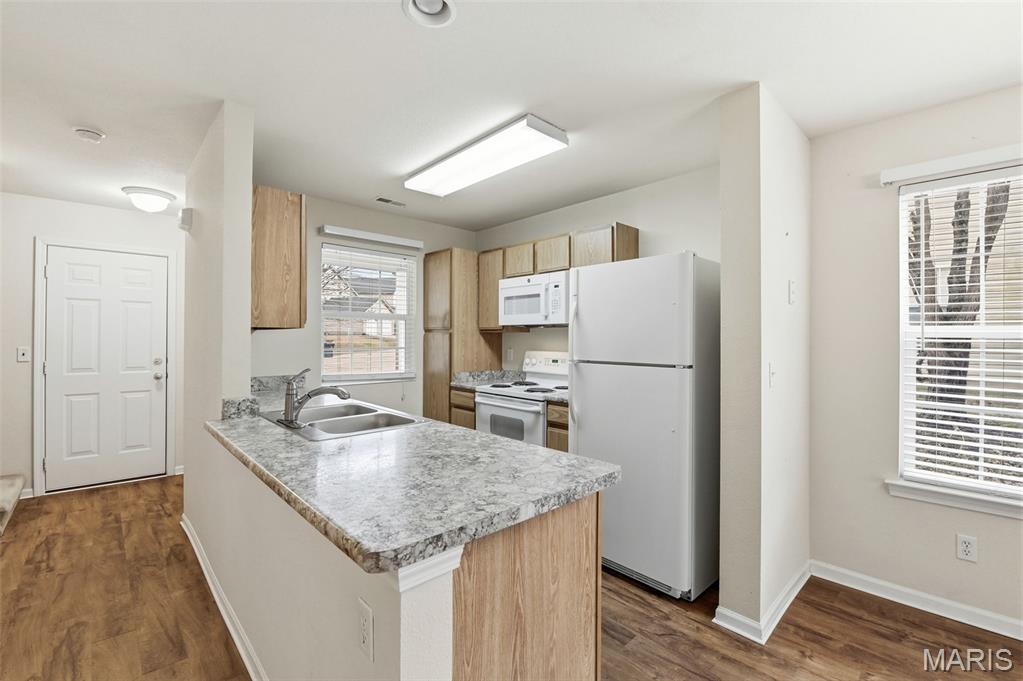 5323 Lakewood Terrace