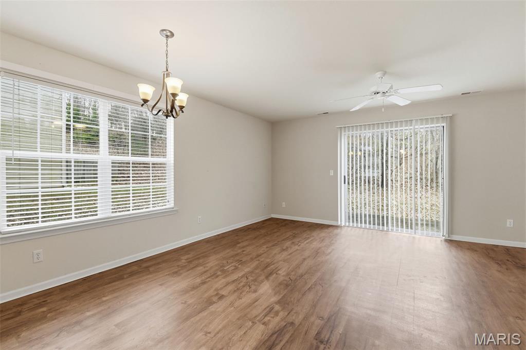 5323 Lakewood Terrace