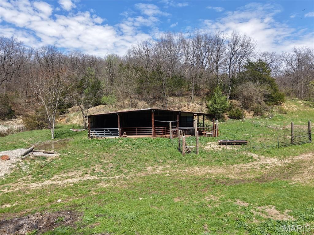 Photo of 1806 Robinson Avenue, Hannibal, MO 63401 (MLS # 26020396)