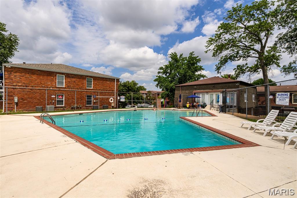 Chateau De Ville Condo Sec - Residential