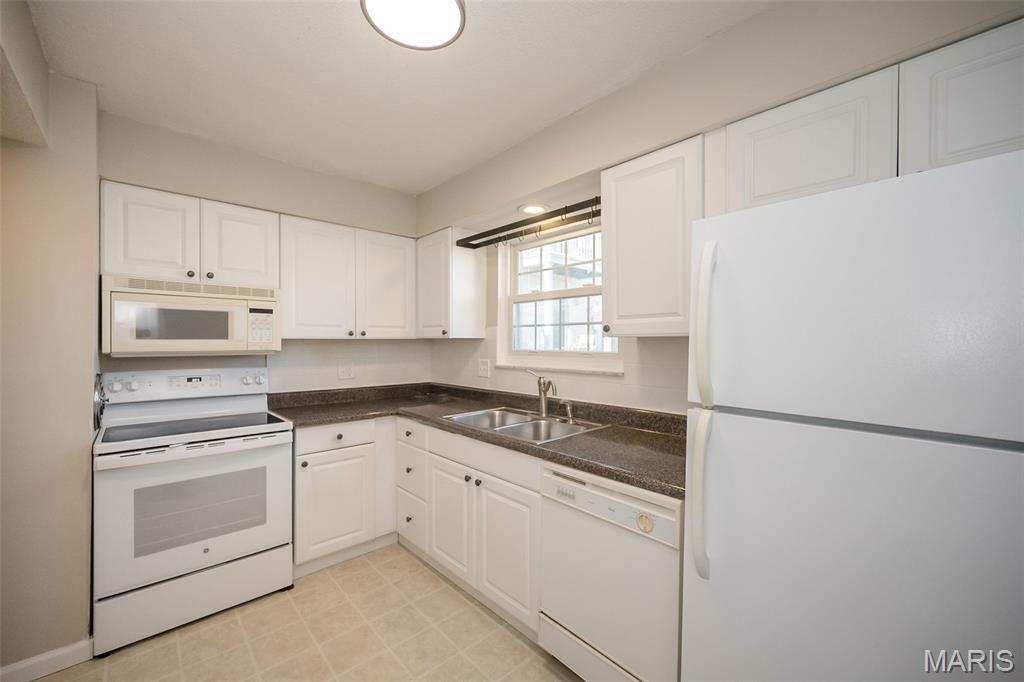 Chateau De Ville Condo Sec - Residential