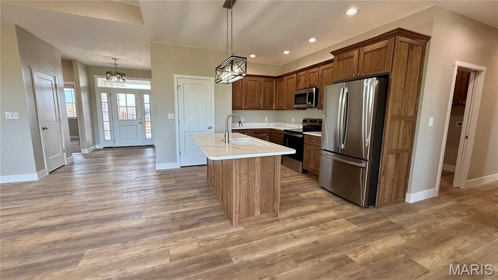 Photo of 205 E Larkspur Ct, Hannibal, MO 63401 (MLS # 26017908)