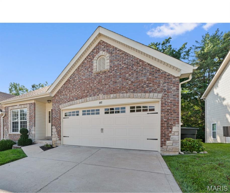 1017 Windsor Crest Ct Court
