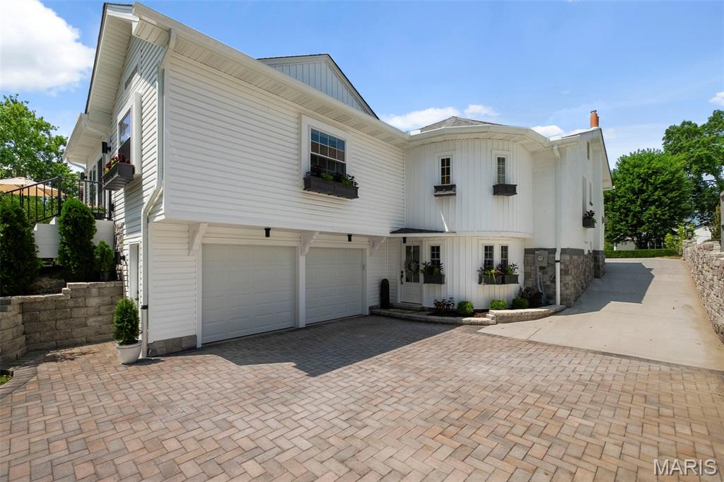 Adele Place - Residential