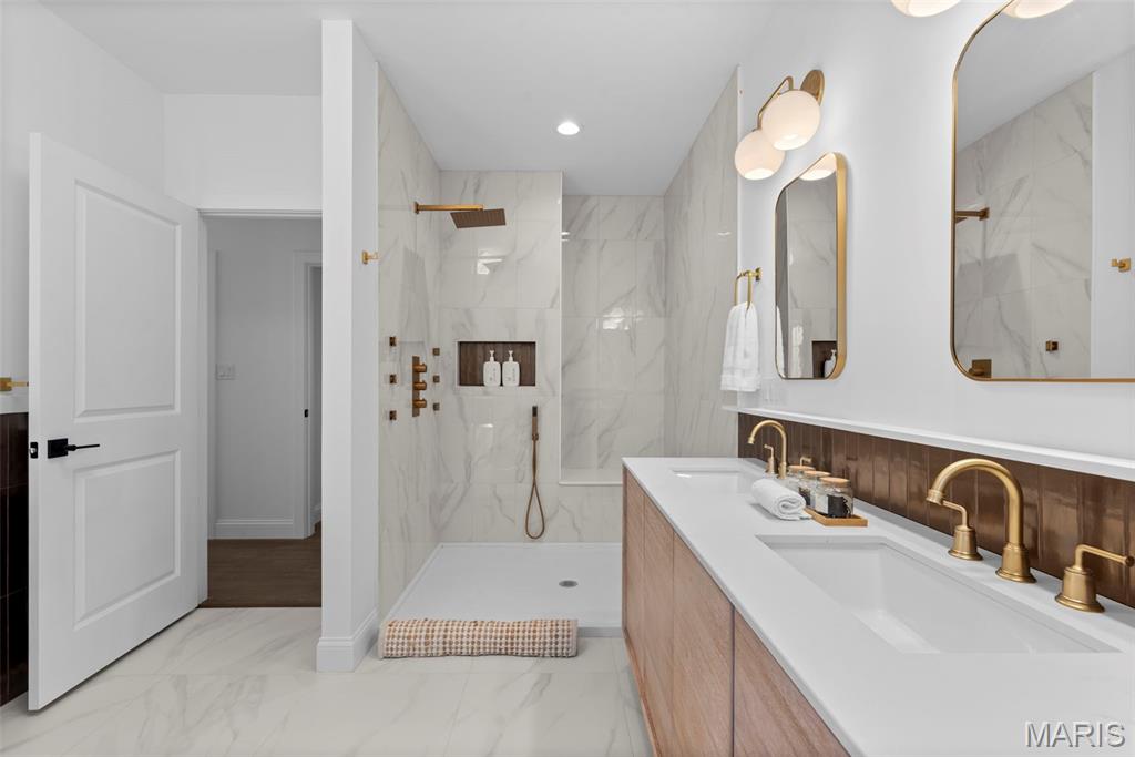 Adele Place - Residential