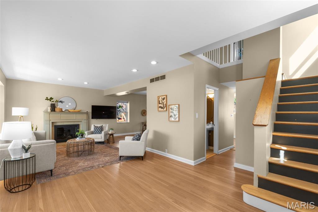 7441 Kingsbury Boulevard