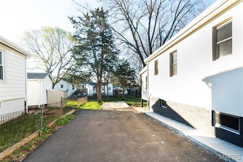 Tiny photo for 1402 Dammert Avenue, St Louis, MO 63125 (MLS # 26018982)