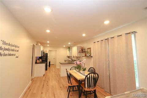 Tiny photo for 706 Bluff Street, Fulton, MO 65251 (MLS # 26026744)