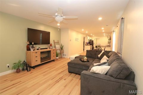 Tiny photo for 706 Bluff Street, Fulton, MO 65251 (MLS # 26026744)