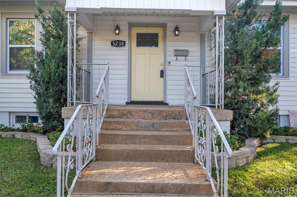 5238 Schollmeyer Avenue