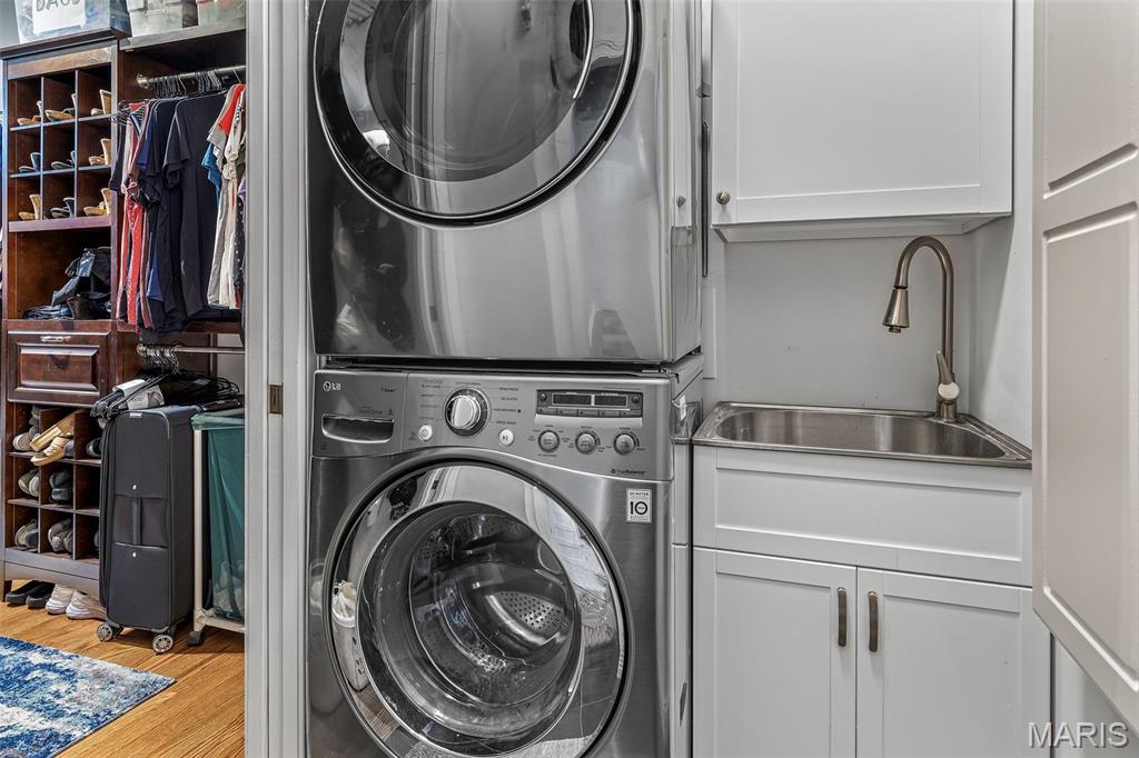 Oakville Woods - Residential