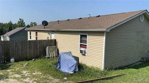 Tiny photo for 330 Julie Court, Elsberry, MO 63343 (MLS # 25057421)
