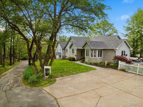 Photo of 249 Reinke Road, Ballwin, MO 63021 (MLS # 26022856)