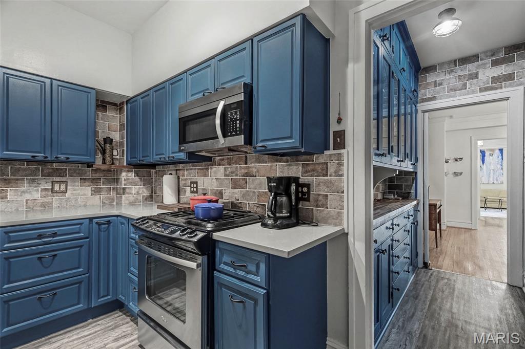 Versailles Condo - Residential