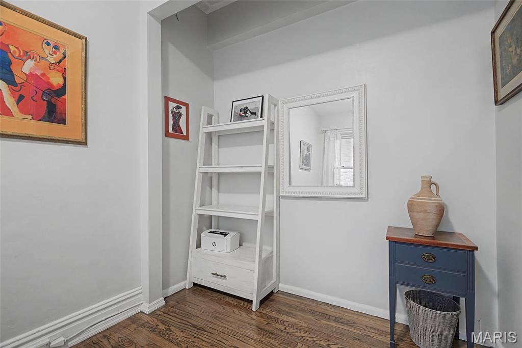 Versailles Condo - Residential