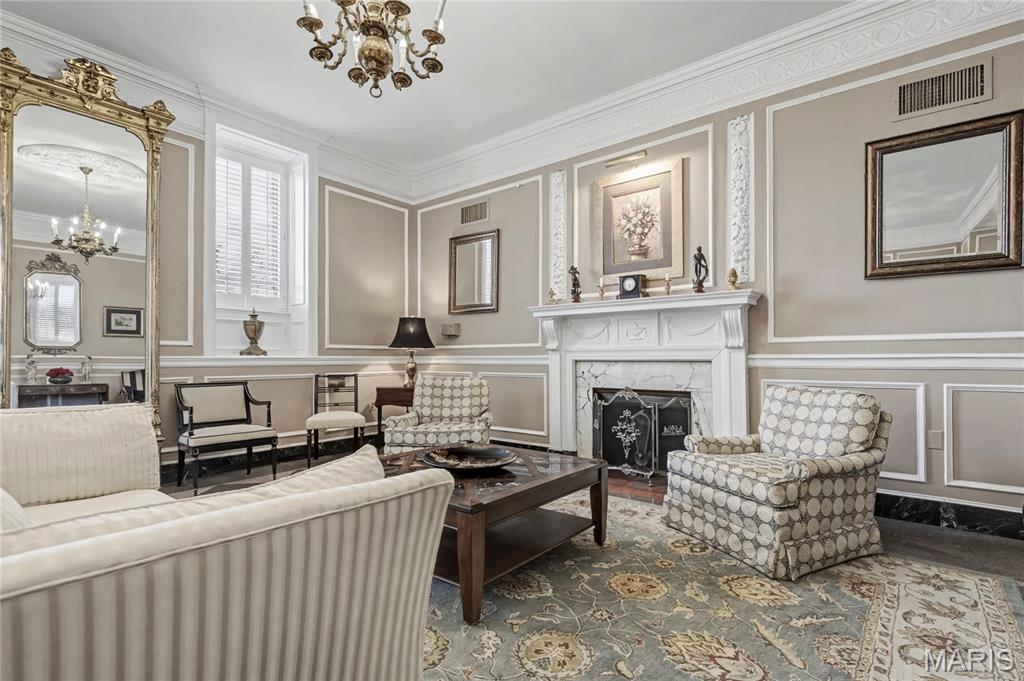 Versailles Condo - Residential