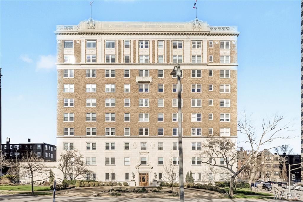 Versailles Condo - Residential