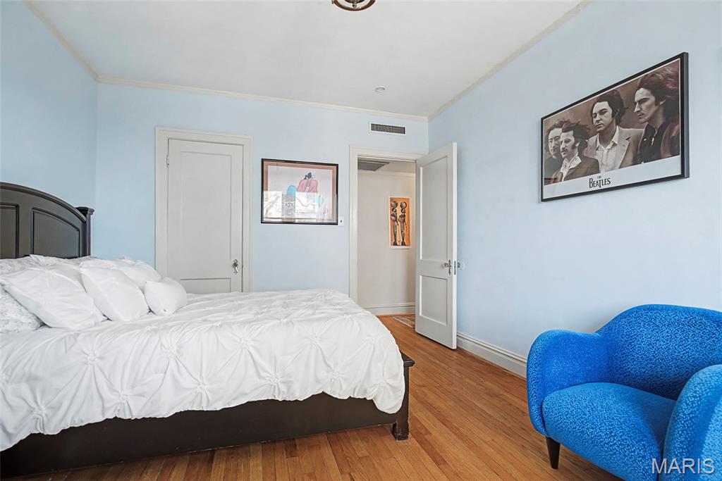 Versailles Condo - Residential