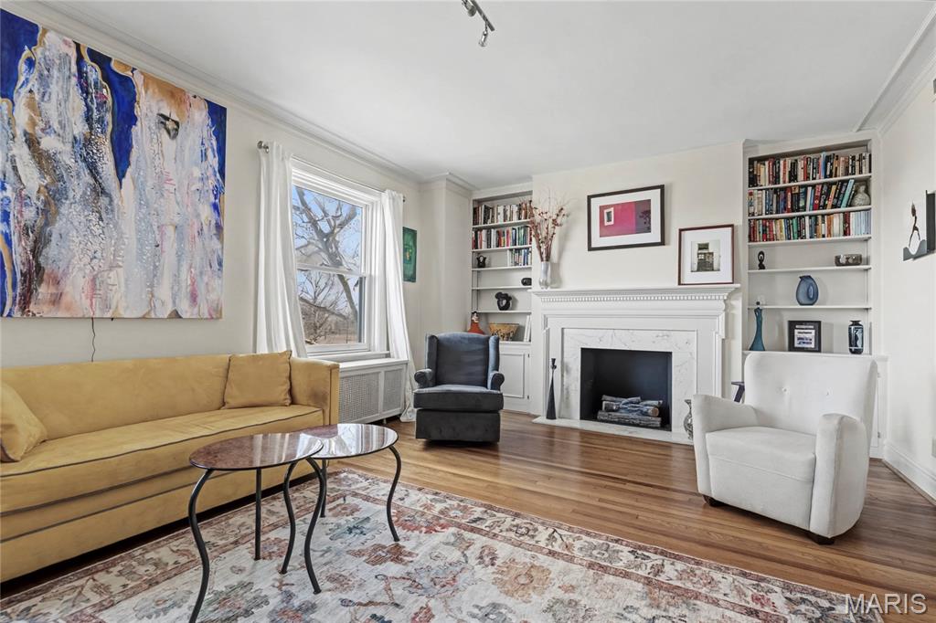 Versailles Condo - Residential