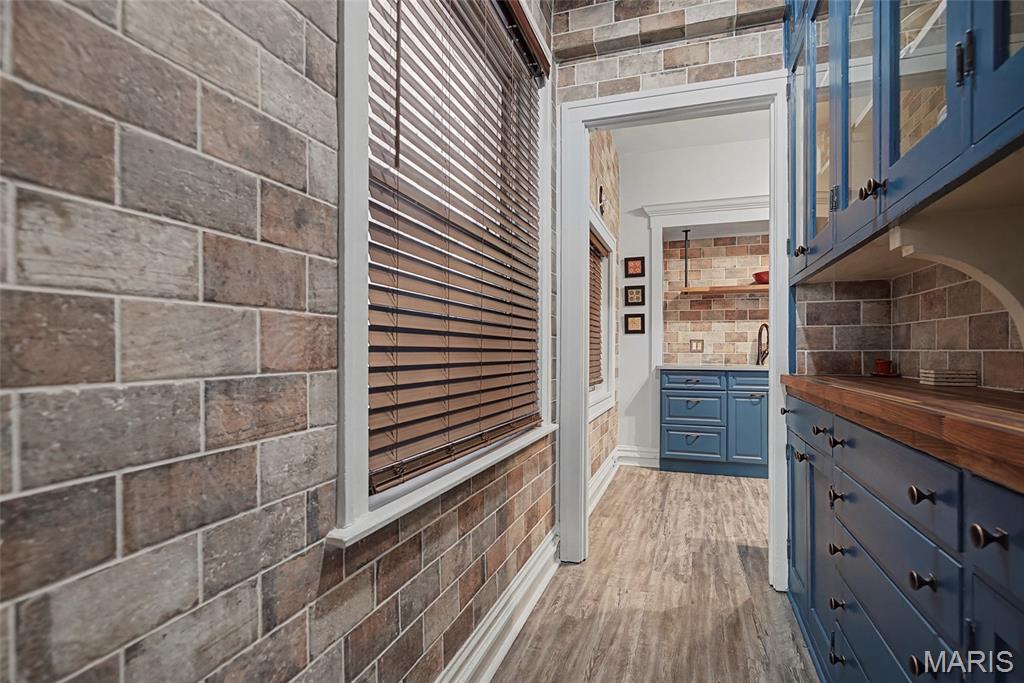 Versailles Condo - Residential