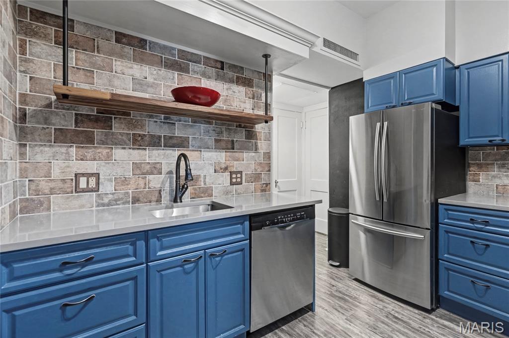 Versailles Condo - Residential