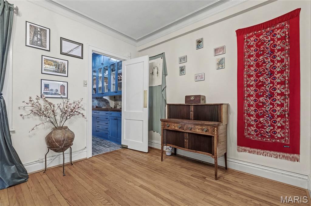 Versailles Condo - Residential