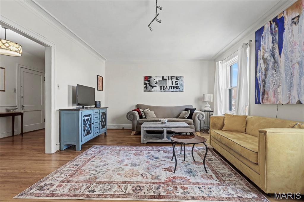 Versailles Condo - Residential