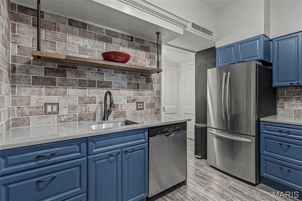 Versailles Condo - Residential