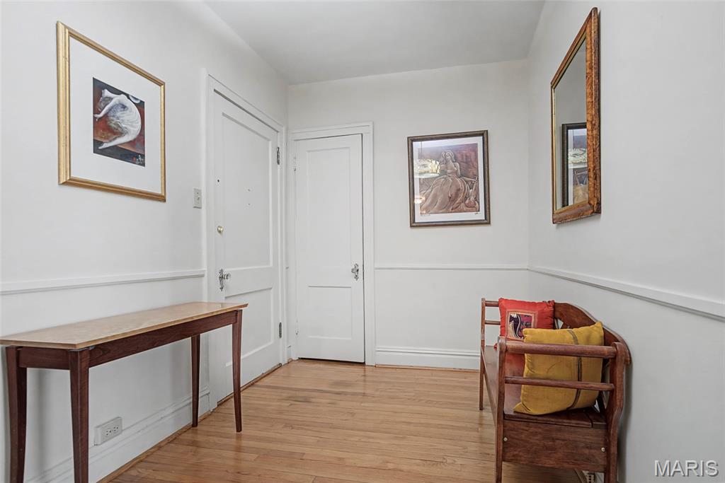 Versailles Condo - Residential