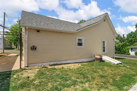 Tiny photo for 542 W Cherry Street, Winfield, MO 63389 (MLS # 25062433)