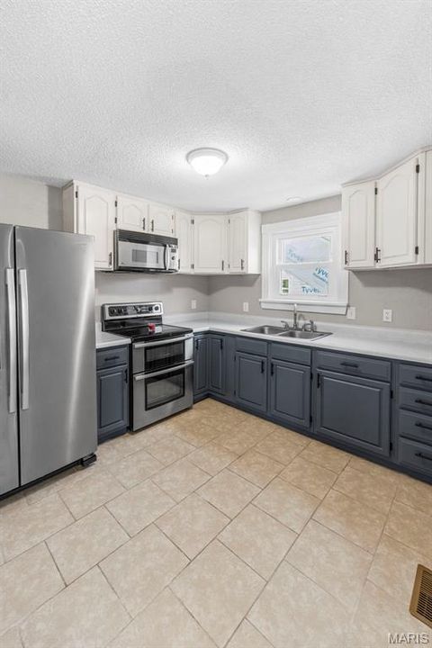 Tiny photo for 542 W Cherry Street, Winfield, MO 63389 (MLS # 25062433)