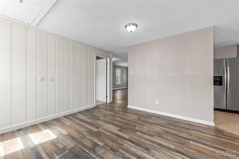 Tiny photo for 542 W Cherry Street, Winfield, MO 63389 (MLS # 25062433)
