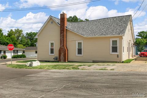 Tiny photo for 542 W Cherry Street, Winfield, MO 63389 (MLS # 25062433)