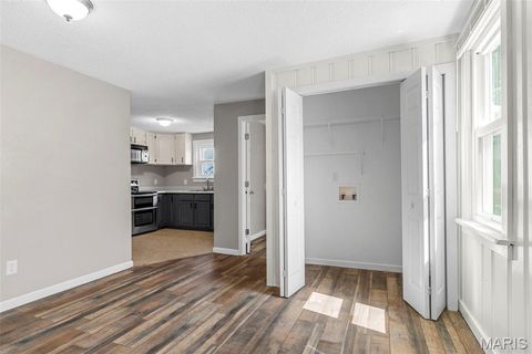 Tiny photo for 542 W Cherry Street, Winfield, MO 63389 (MLS # 25062433)