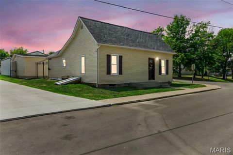 Tiny photo for 542 W Cherry Street, Winfield, MO 63389 (MLS # 25062433)