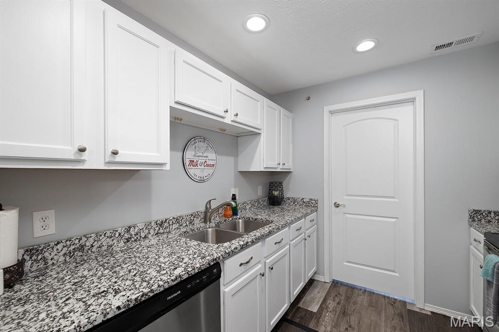 The Vineyard Condominiums - Residential