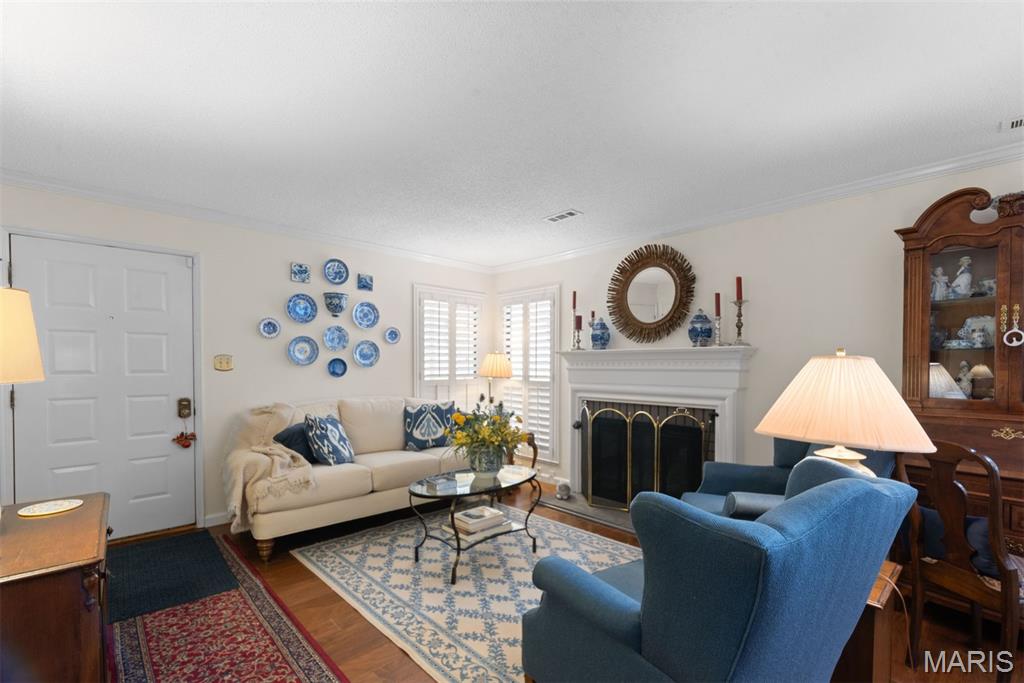 1940 Meadowtree Lane 2