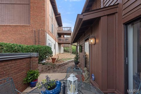 Tiny photo for 1940 Meadowtree Lane #2, Kirkwood, MO 63122 (MLS # 25075674)