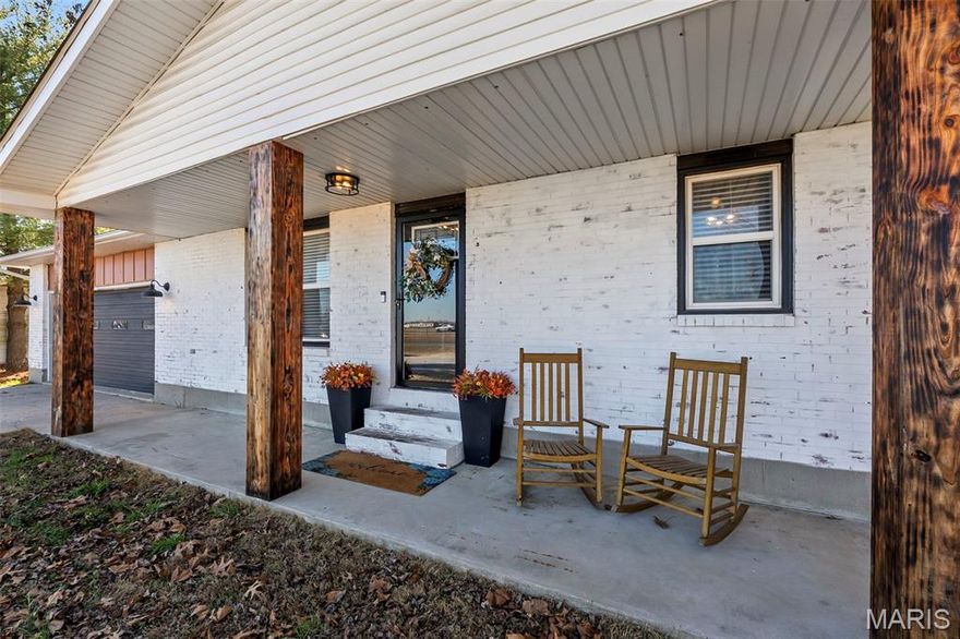 This one checks a LOT of boxes!
3 beds. 2 baths. Kelly School District. Updated kitchen. Finished basement with a full bath. Big backyard. 2-car garage.
And yes — the expensive stuff is already done. 
We're talking a recently remodeled basement and updated kitchen that actually makes you want to cook in it. No big projects waiting for you on move-in day. Just a solid, move-in ready home in an established neighborhood that's got room to breathe.
The main level keeps daily life simple — three comfortable bedrooms, one full bathroom, and a layout that just flows. Natural light throughout, functional spaces, and enough room to actually live in it.
But the basement - that's your bonus zone!
Cozy TV room. Home office. Game room. Guest space. Whatever you need it to be — it's down there waiting. Plus a full bath and a walkout to the garage that makes hauling everything in and out way easier than it sounds.
And that backyard… flat, big, and ready for whatever you've got planned (Firepit? Garden boxes? You decide.)
Yes, it sits on a busier street — but when you see what you're getting for the price, it makes a lot of sense. More house. More yard. More space. Less stress.
This one deserves a serious look.
Ready to move in the next 30-90 days? Let's get you in the door!