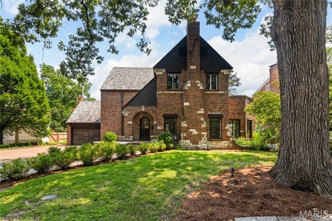 Photo of 4228 Roland Boulevard, Pasadena Hills, MO 63121 (MLS # 26047628)