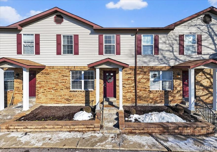 Welcome home to this move-in ready 3-bedroom, 2 full bathroom condo in a prime O’Fallon location, just minutes from shopping, dining, and everyday conveniences. Offering a functional layout and thoughtful updates throughout, this home is ready for its next owner! The spacious living room provides comfortable space for everyday living and entertaining. The updated kitchen features granite countertops, a modern backsplash, and refinished cabinetry.Step outside to the new deck — perfect for morning coffee or unwinding at the end of the day. All bedrooms are equipped with newly installed closet systems, maximizing organization and storage. The walk-out unfinished basement offers abundant storage space with the opportunity to finish and create additional living space, a home office, or recreation area. Enjoy maintenance-free living with lawn care, snow removal, roof coverage, and select exterior maintenance included through the HOA. Two assigned parking spaces add convenience and ease.