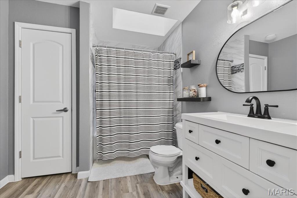 Sunset Ac Condos #8 Ph1 - Residential