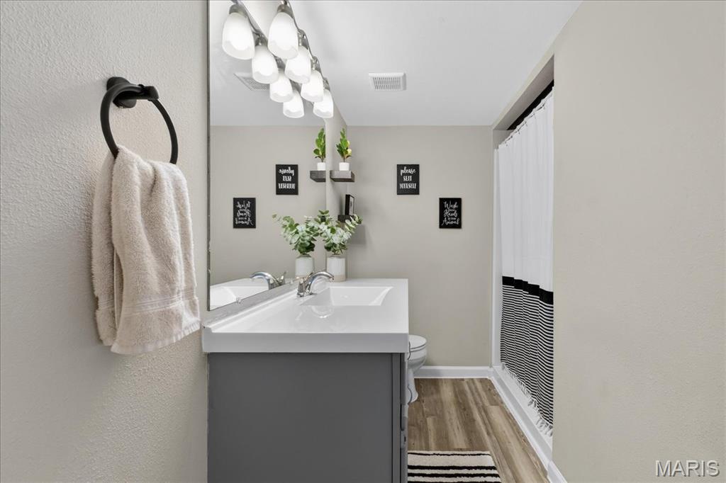 Sunset Ac Condos #8 Ph1 - Residential