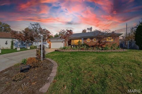 5904 Crane Circle St Louis MO 63109