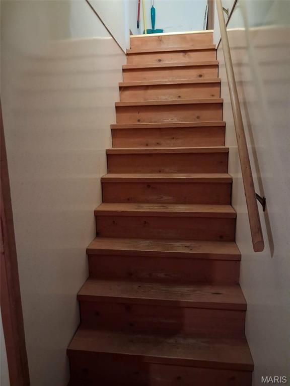 406 Chadrick Drive - Photo 3