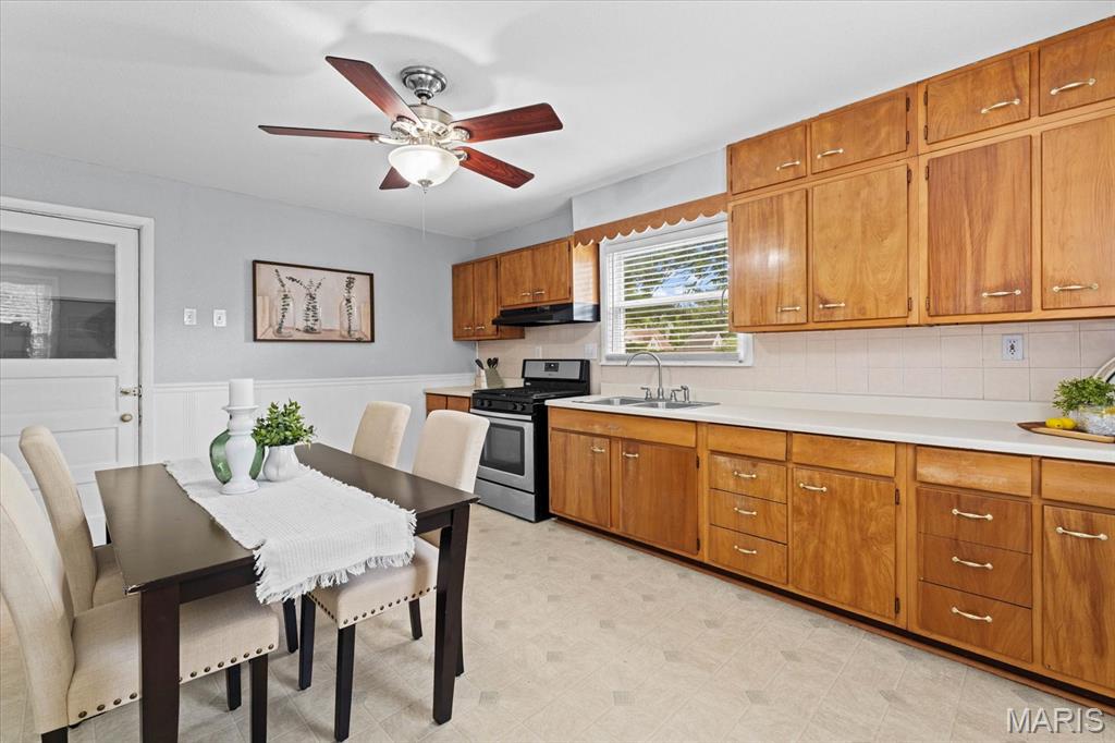 Edwardsville, Illinois 62025, United States, 2 Bedrooms Bedrooms, ,1 BathroomBathrooms,Residential,Pending,172589