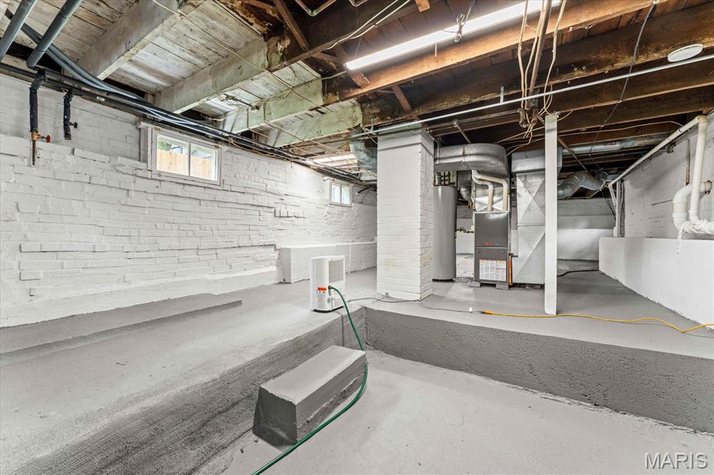 Edwardsville, Illinois 62025, United States, 2 Bedrooms Bedrooms, ,1 BathroomBathrooms,Residential,Pending,172589