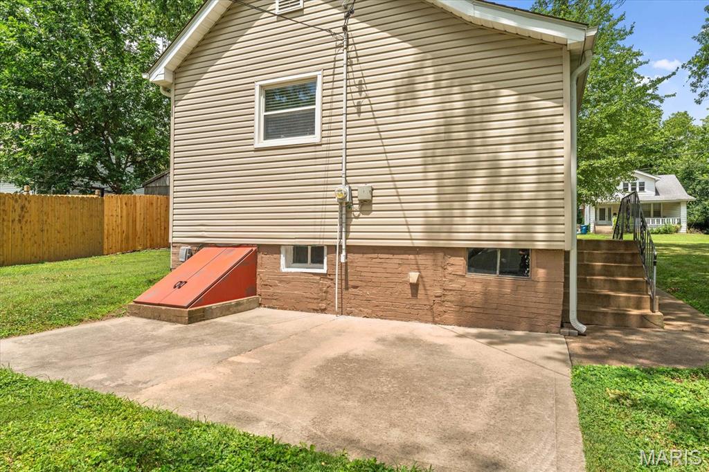 Edwardsville, Illinois 62025, United States, 2 Bedrooms Bedrooms, ,1 BathroomBathrooms,Residential,Pending,172589